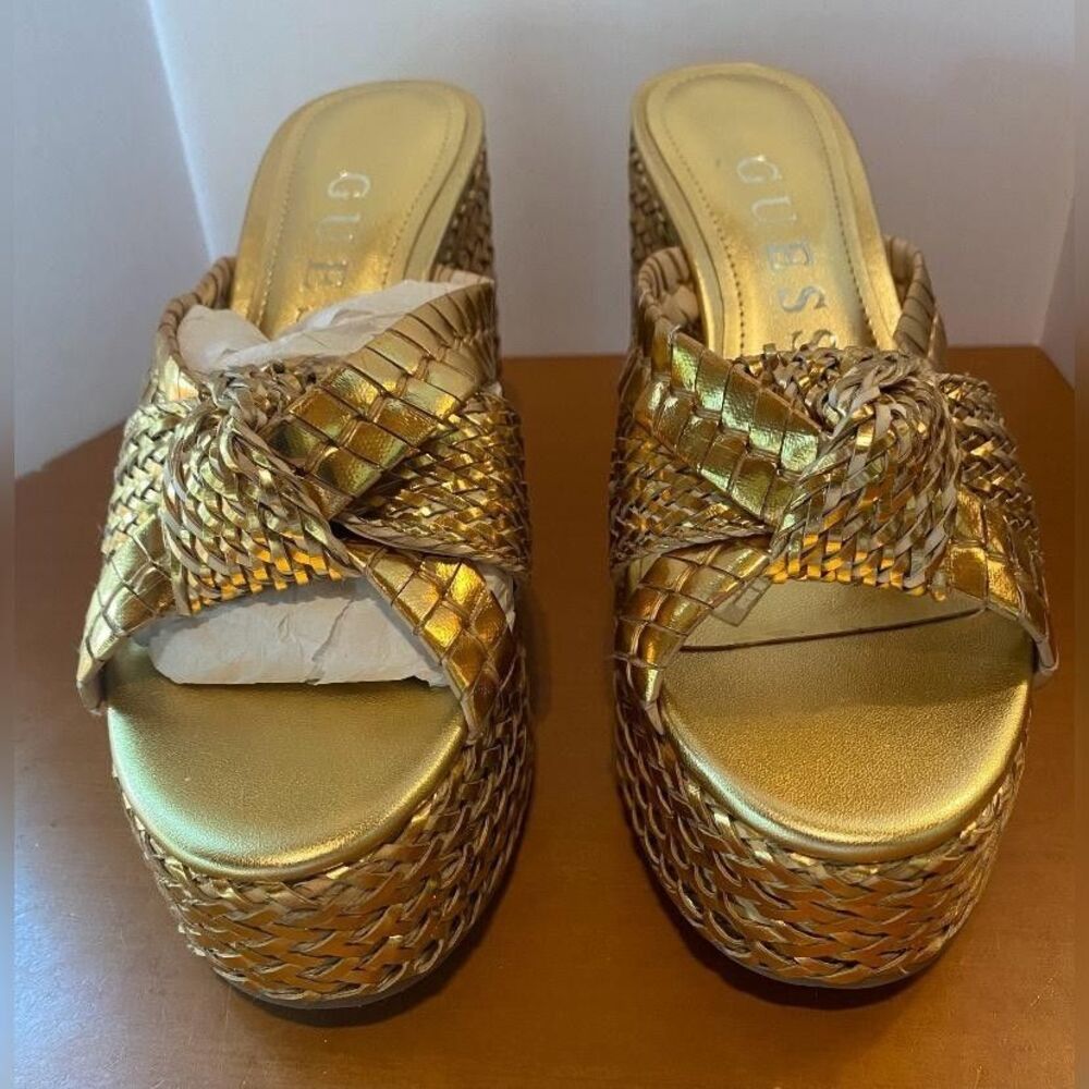 New GUESS Shoes Women’s Size 6 Gold Wedge Platform Slide Sandals Woven Strappy